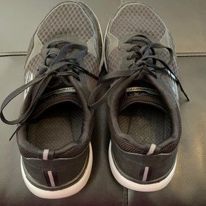 Used Women’s Skechers